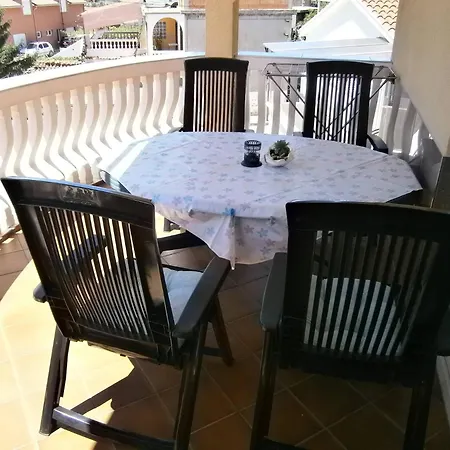 Beautiful Sanela For Relaxed Vacation 3*