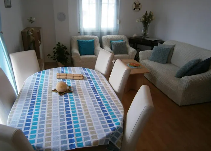 Beautiful Sanela For Relaxed Vacation Gostinjska kuća 3*