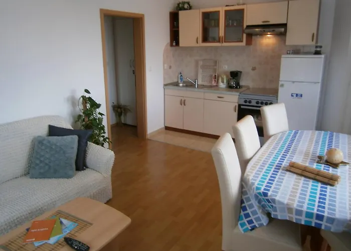 Gostinjska kuća Beautiful Sanela For Relaxed Vacation 3*