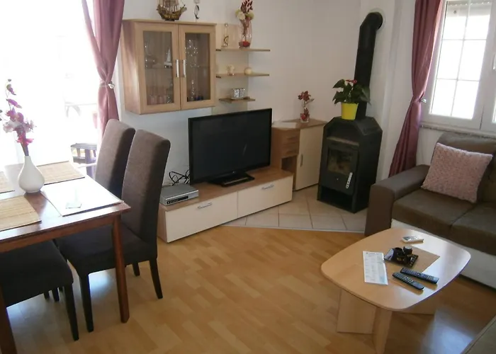 Beautiful Sanela For Relaxed Vacation Gostinjska kuća 3*